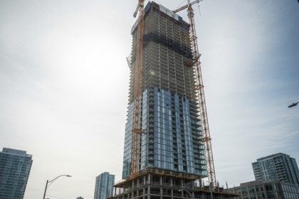 4800 Yonge: North York Rental Tower Ascends Above Grade